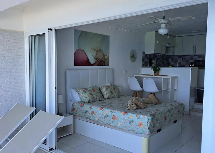 Slow Boat Experience * Callao Salvaje